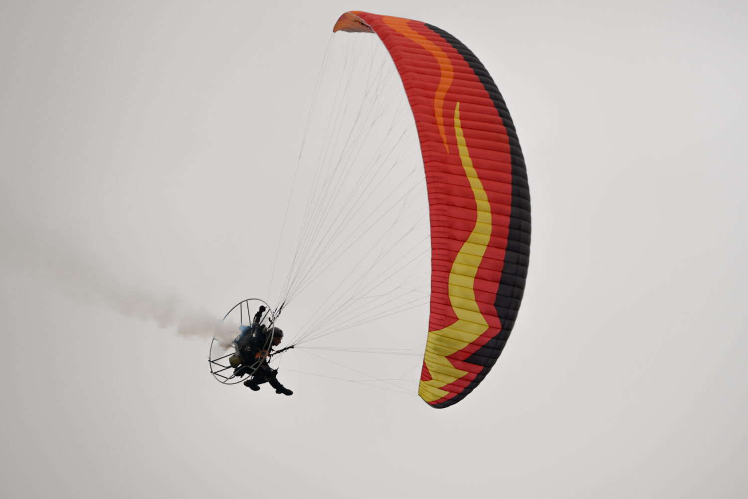 paralotnie pokaz wojtek bógdał